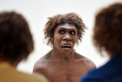 Representação de homem Neandertal