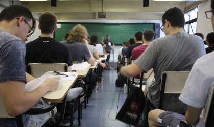 Apenas 25% dos jovens entre 18 e 24 anos têm acesso ao ensino superior, diz levantamento