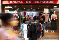 Como a inflação alta impacta o emprego, a renda e a economia
