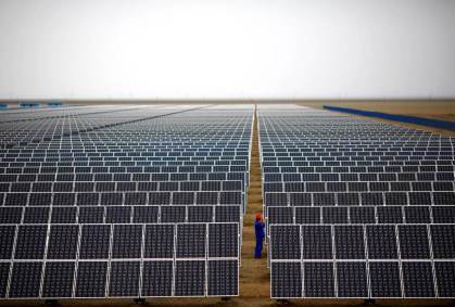Painéis em usina de geração de energia solar; fonte está no radar da Cemig para 