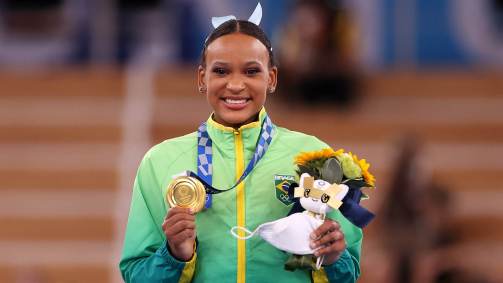 Rebeca Andrade fez duas boas apresentações e levou o ouro na final do salto