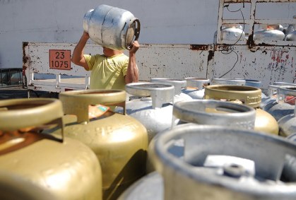 Reforma prevê devolução de impostos aos mais pobres na compra de botijão de gás