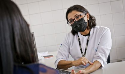 Entenda como a linguagem que você utiliza pode reduzir o estigma sobre o HIV