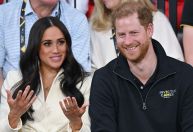 Rainha Elizabeth II está em “ótima forma”, diz Harry após visita com Meghan