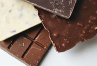 Maior fábrica de chocolate do mundo interrompe produção após casos de Salmonella