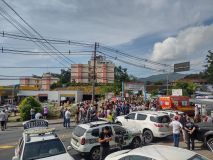 Ao menos quatro crianças morrem em ataque a creche em Blumenau; suspeito é preso