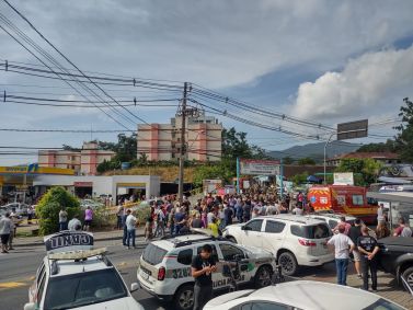 Ao menos quatro crianças morrem em ataque a creche em Blumenau; suspeito é preso