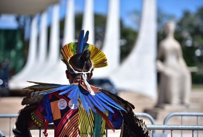 Indígenas acompanharam o julgamento do marco temporal por meio de telão instalado na frente do STF