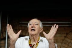 Foto de arquivo de novembro de 2014 do dramaturgo José Celso Martinez Corrêa durante entrevista concedida em São Paulo.