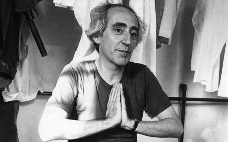 O diretor de teatro José Celso Martinez Corrêa, ou Zé Celso, em camarim de teatro da capital paulista, em junho de 1978.