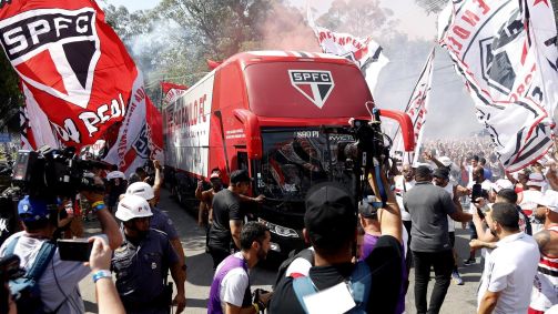 Chegada do São Paulo ao Morumbi antes da final da Copa do Brasil