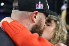 Taylor Swift comemora ida de time do namorado ao Super Bowl