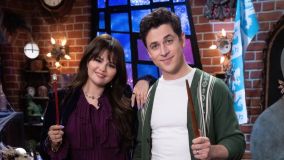 Selena Gomez e David Henrie vão participar de spin-off de &quot;Feiticeiros de Waverly Place&quot;