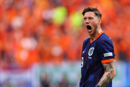 Weghorst comemora o gol da vitória da Holanda sobre a Polônia