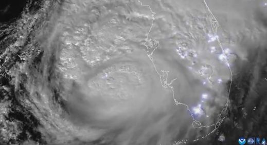Furacão Milton visto por satélite do NOAA