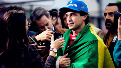 Gabriel Leone em "Senna", minissérie da Netflix