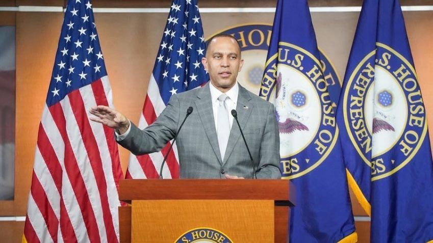 Hakeem Jeffries, líder do Partido Democrata na Câmara dos EUA • Reprodução/Instagram: repjeffries