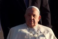 Papa Francisco enfrenta "situação clínica complexa", diz Vaticano