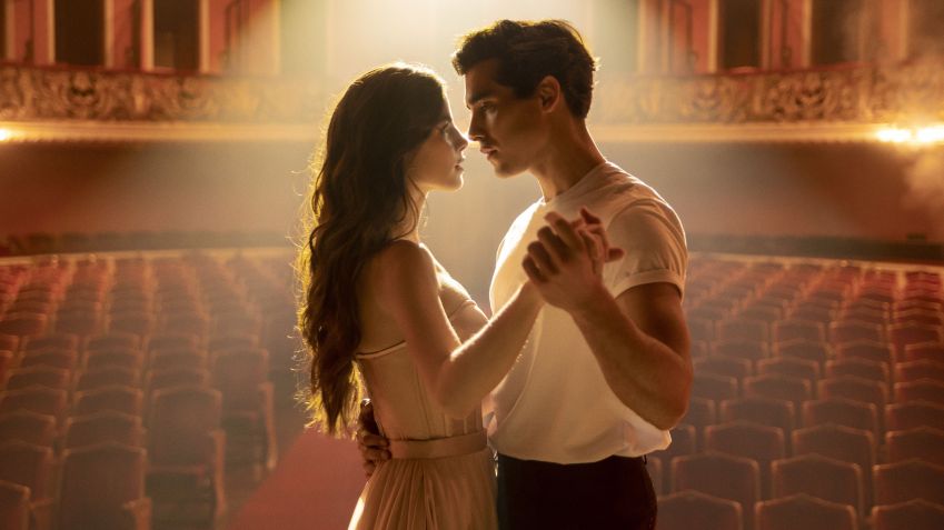 Giulia Be e Henrique Zaga em "Depois do Universo" • Natalia Odenbreit/Netflix