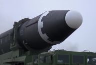 Coreia do Norte dispara mísseis balísticos na costa oeste, dizem militares