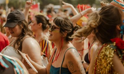Quais devem ser as tendências do Carnaval 2025? Estilista responde