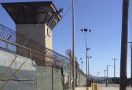 Imigrantes presos em Guantánamo são levados de volta aos EUA; entenda