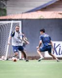 Marcação em Neymar durante atividade
