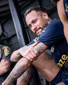 Neymar descansa no Centro de Treinamento Rei Pelé