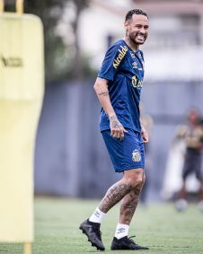 Neymar em atividade no Santos