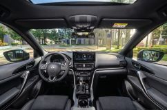 Interior do Eclipse Cross 2026 na versão HPE-S Black