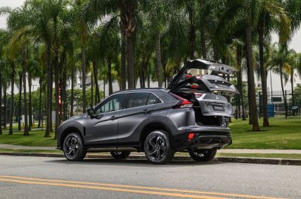 Novo Eclipse Cross 2026 na versão HPE-S Black