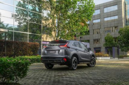 Novo Eclipse Cross 2026 na versão HPE-S Black