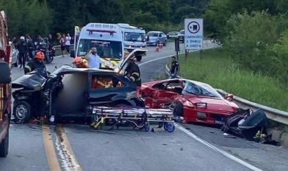 Acidente envolvendo Ferrari deixa três feridos em SP