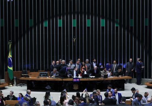 PDT defende mudança em isenção do IR após deixar base de Lula