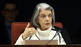 "Mentira é um veneno político", diz Cármen Lúcia em julgamento