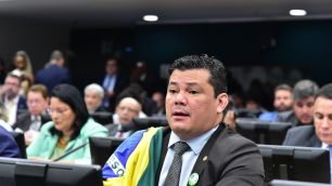 Conselho de Ética aprova suspensão de Gilvan da Federal por três meses