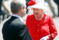Guarda-roupa real: o estilo de moda único da rainha Elizabeth