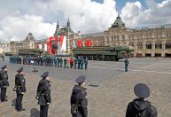 Ucrânia ataca Rússia repetidamente em véspera de grande desfile militar