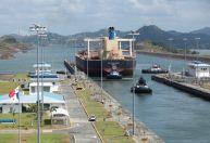 Trump: Navios dos EUA não devem pagar para usar canais do Panamá e de Suez